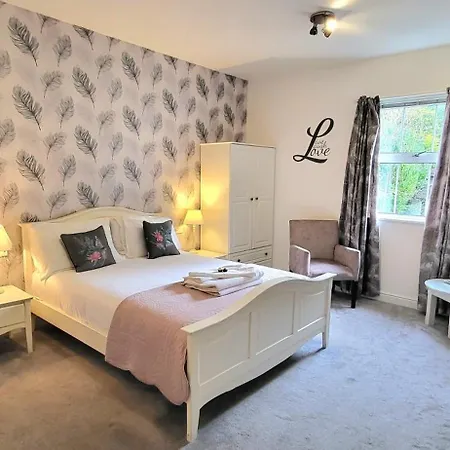 Woodlands 4*
