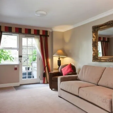 ウッドランズ 4*