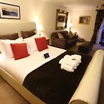 Woodlands 4*