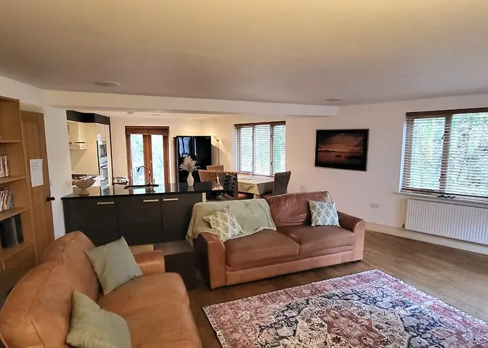 Woodlands بيت ضيافة 4*